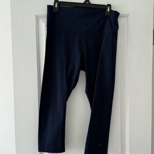 Lululemon Women’s 12 Navy Align Cropped Leggings in Play Condition
